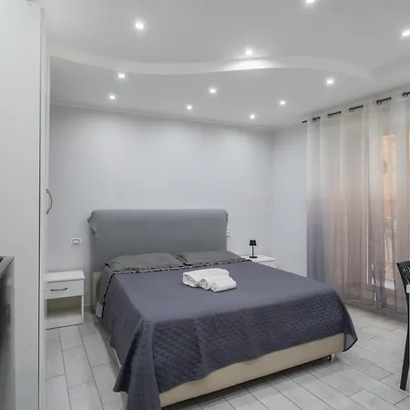 Lägenhet Smart's House Deluxe Spagnoli *