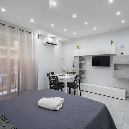 Lägenhet Smart's House Deluxe Spagnoli *