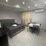 Smart's House Deluxe Spagnoli Apartmán *