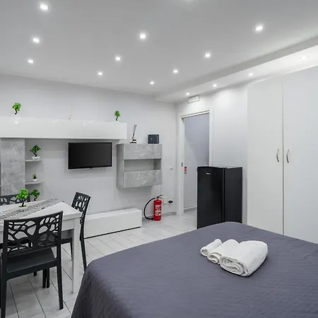 Smart's House Deluxe Spagnoli * نابولي