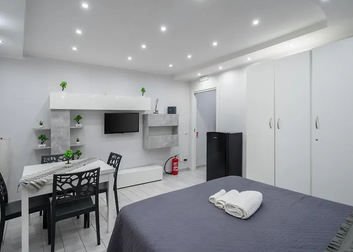 Smart's House Deluxe Spagnoli * Naples